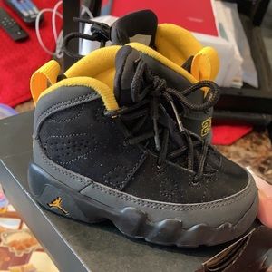 Meet your Posher, Assata